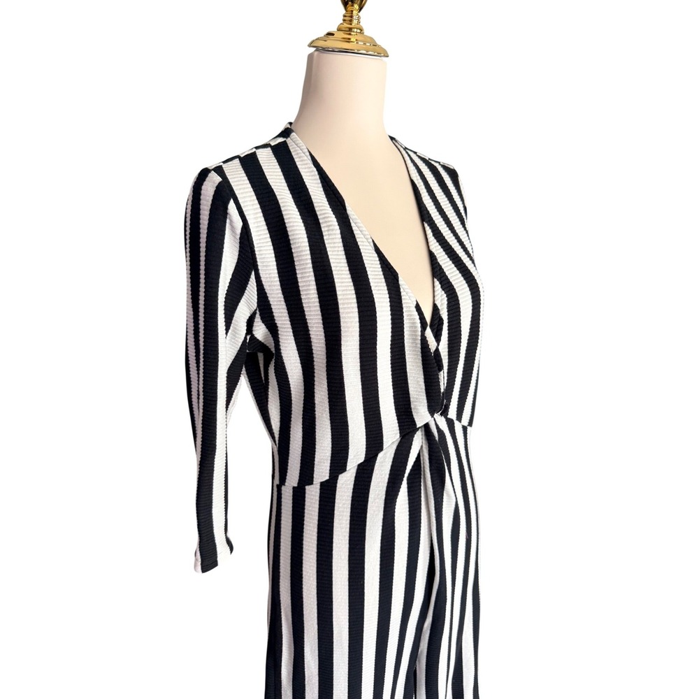 Lea & Viola Black White Striped Wide Leg Jumpsuit Twist Front V Neck Size Large - Picture 2 of 13